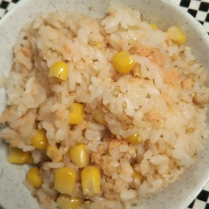 鮭フレークとコーン缶の炊き込みご飯 レシピ 作り方 By ねこばっか 楽天レシピ 鮭フレークとコーン缶の炊き込みご飯 レシピ 作り方 By ねこばっか 楽天レシピ